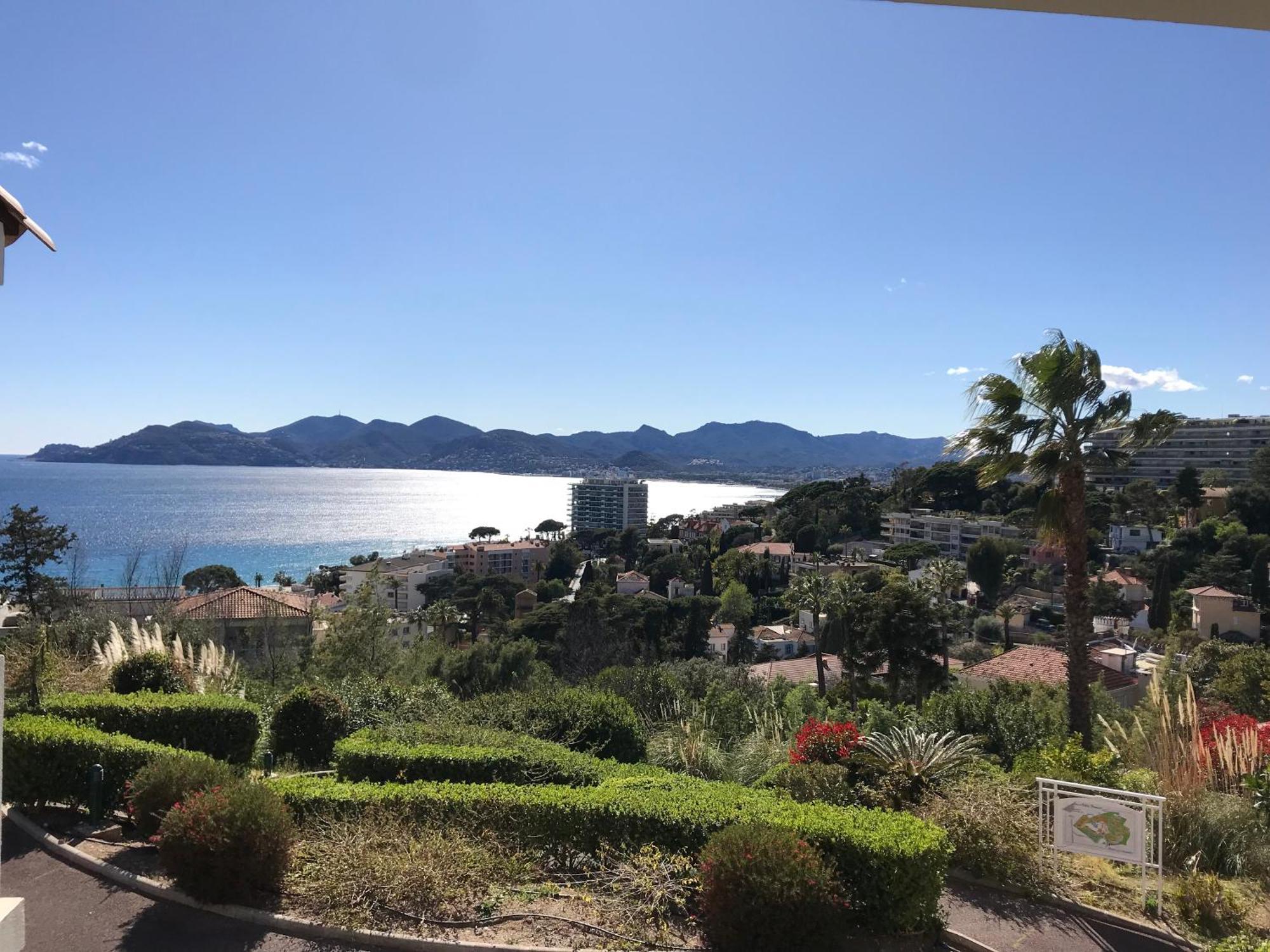 Appt Vue Exceptionnelle Sur Baie De Appartamento